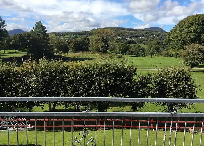 Golf Course View B&B 켄마어